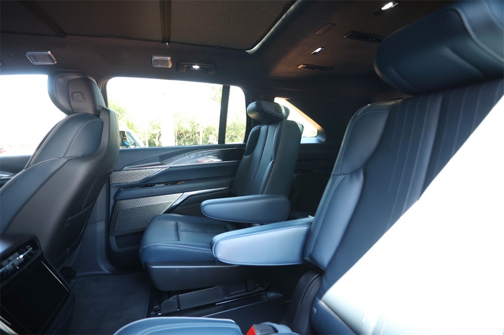 2025 Cadillac Escalade IQ Sport photo 35