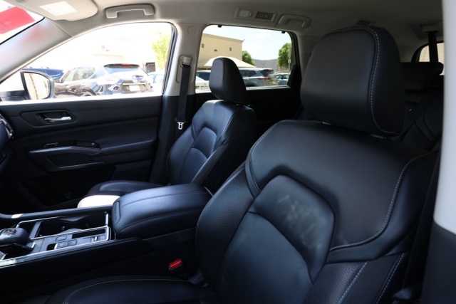 2022 Nissan Pathfinder SL photo 10
