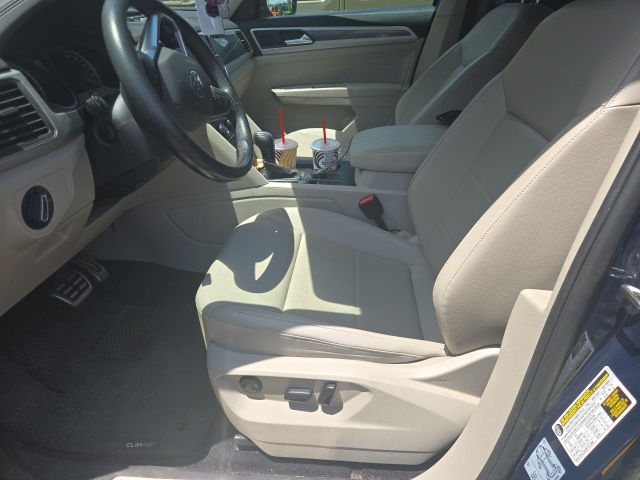 2021 Volkswagen Atlas V6 SE Technology R-Line photo 6
