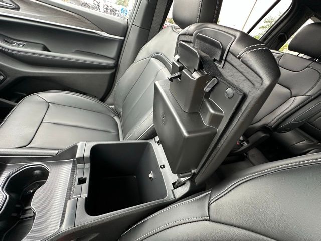 2025 Jeep Grand Cherokee Limited photo 23
