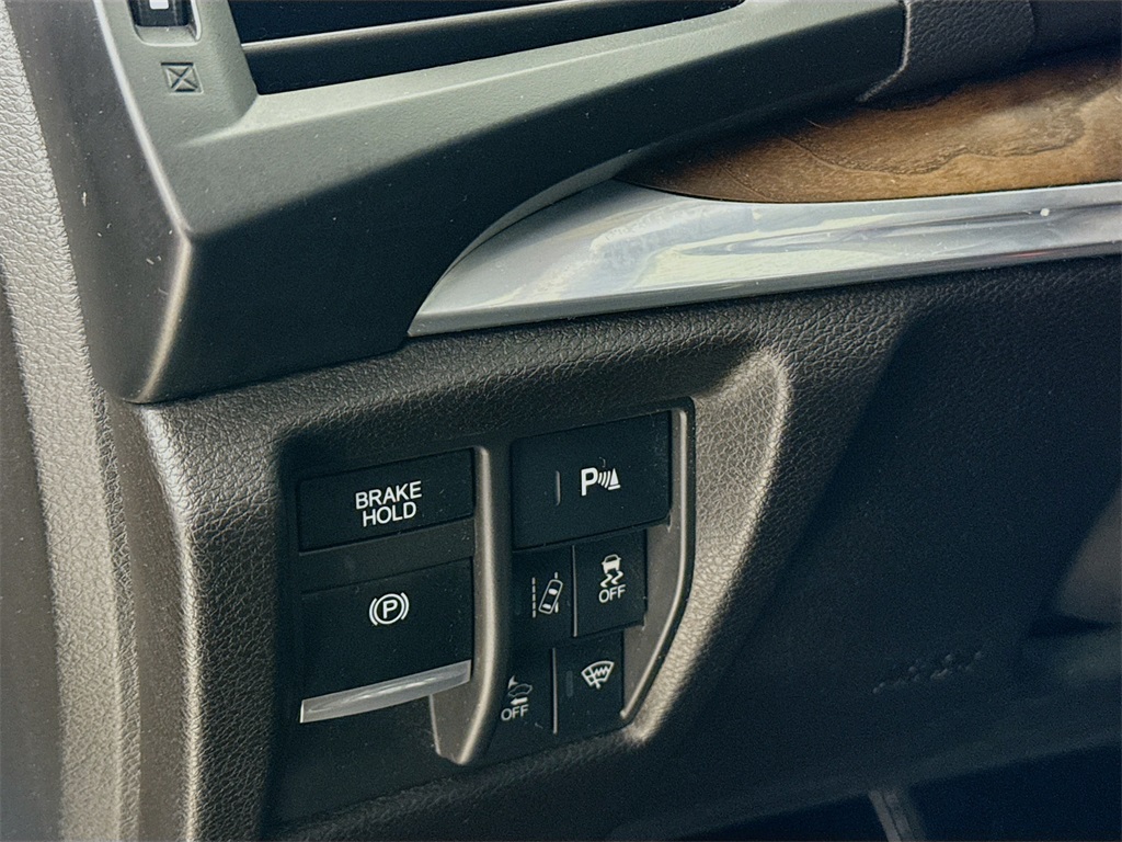 2018 Acura MDX SH-AWD Advance photo 13