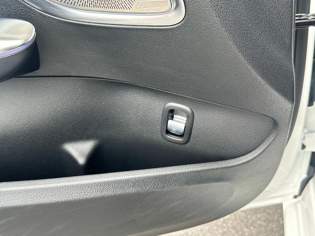 2025 Mercedes Benz C 300 4MATIC photo 29