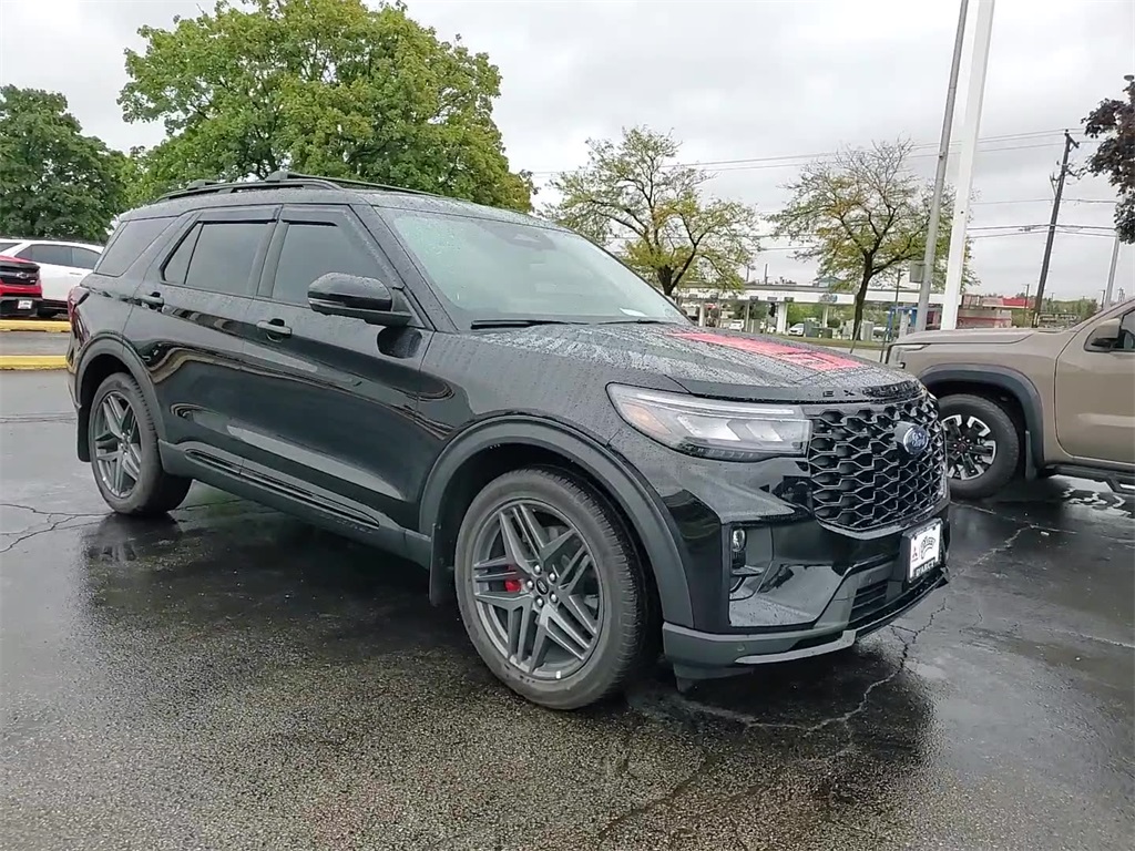 2025 Ford Explorer ST photo 3