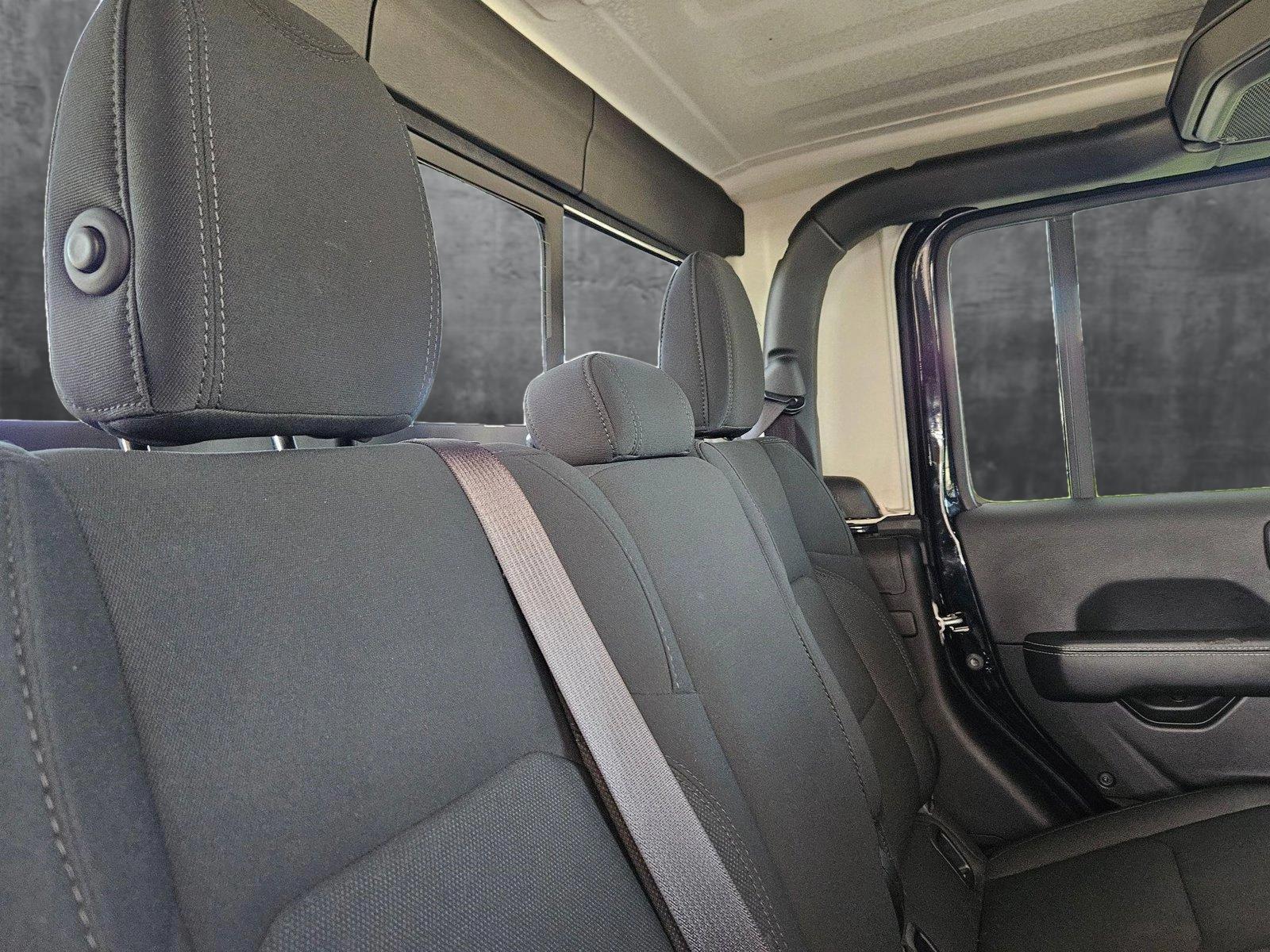 2022 Jeep Gladiator Overland photo 18