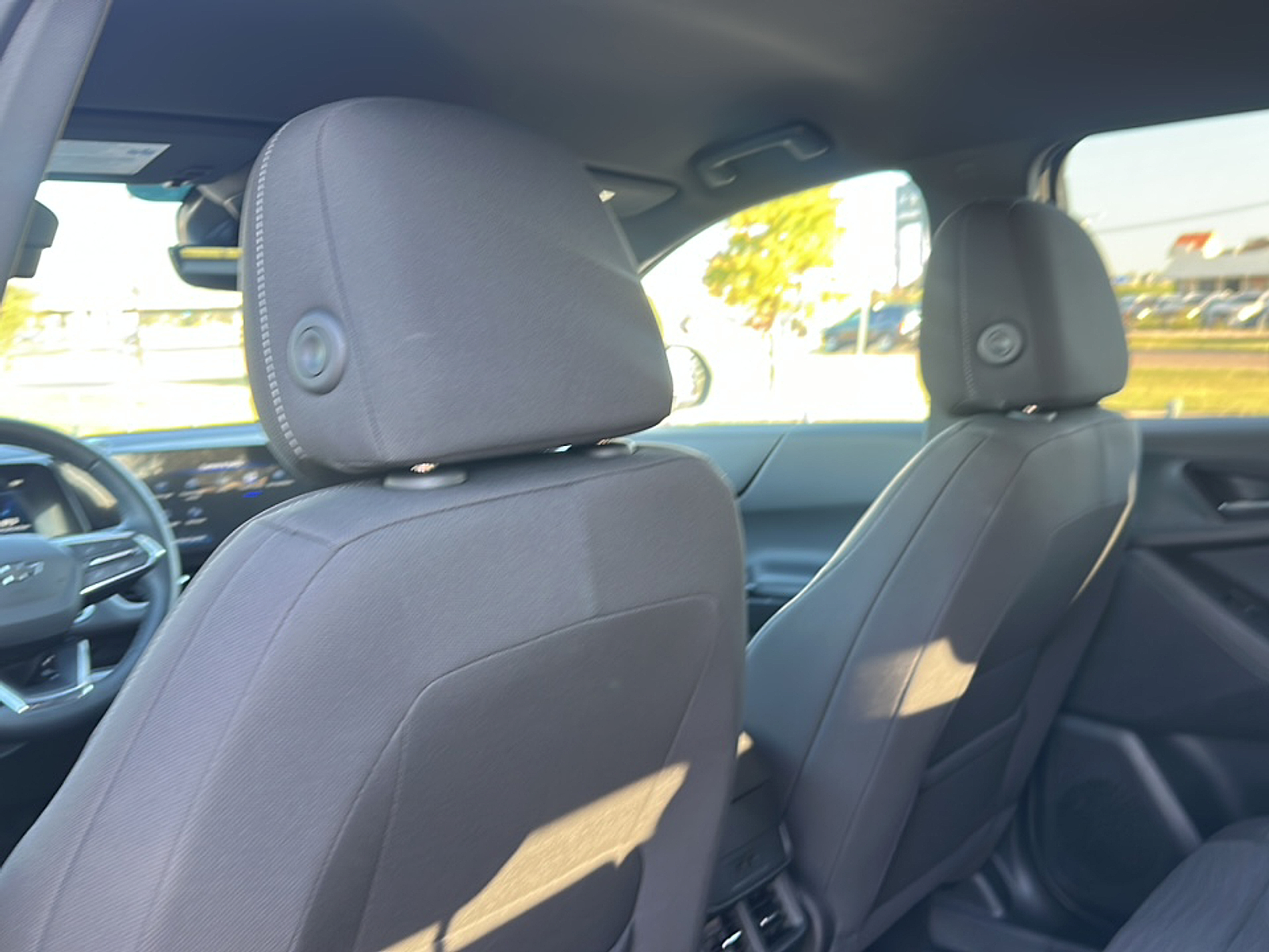2025 Chevrolet Equinox LT photo 4