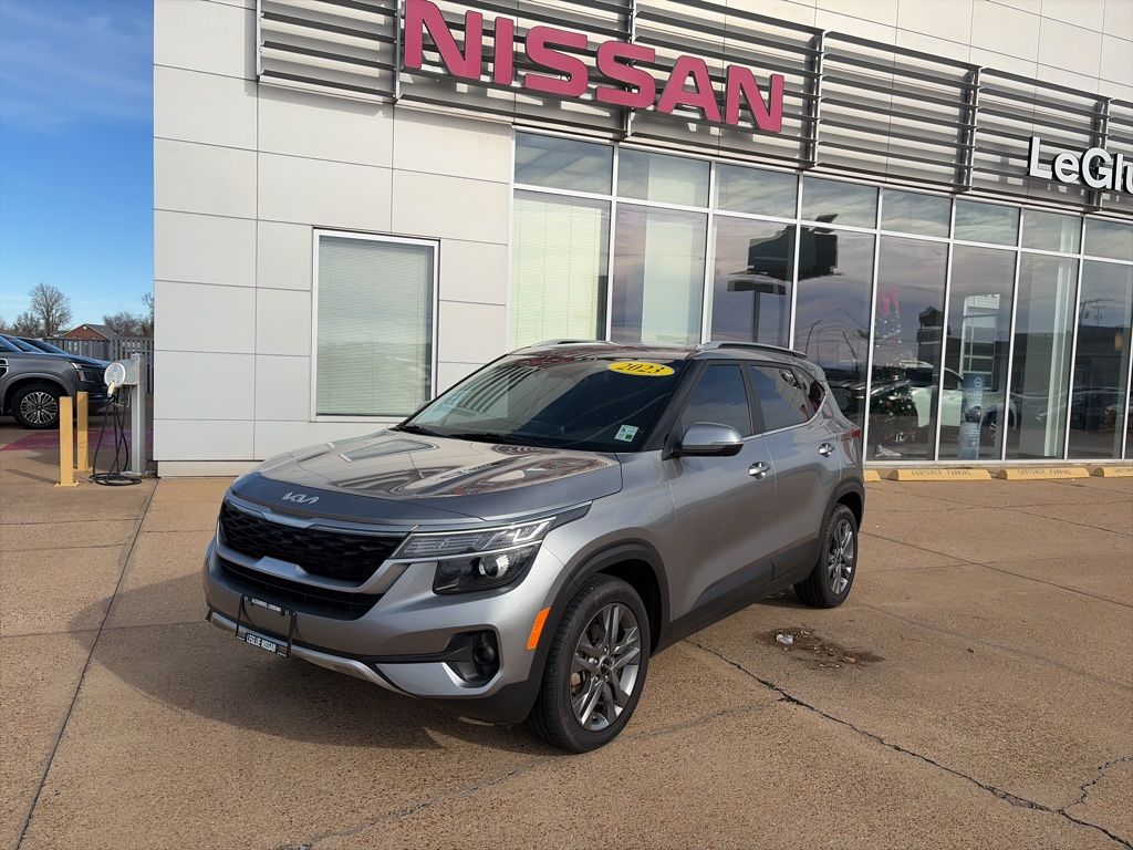 2023 Kia Seltos S's photo