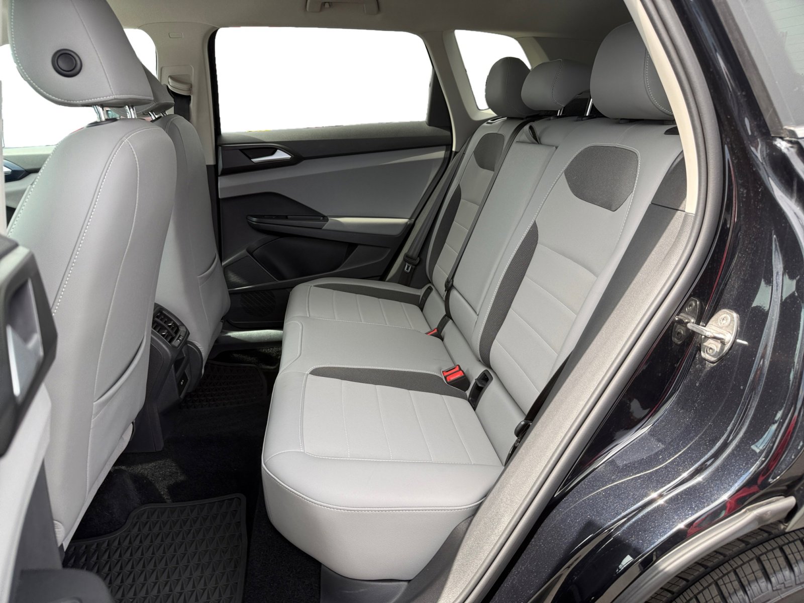 2022 Volkswagen Taos SE photo 15