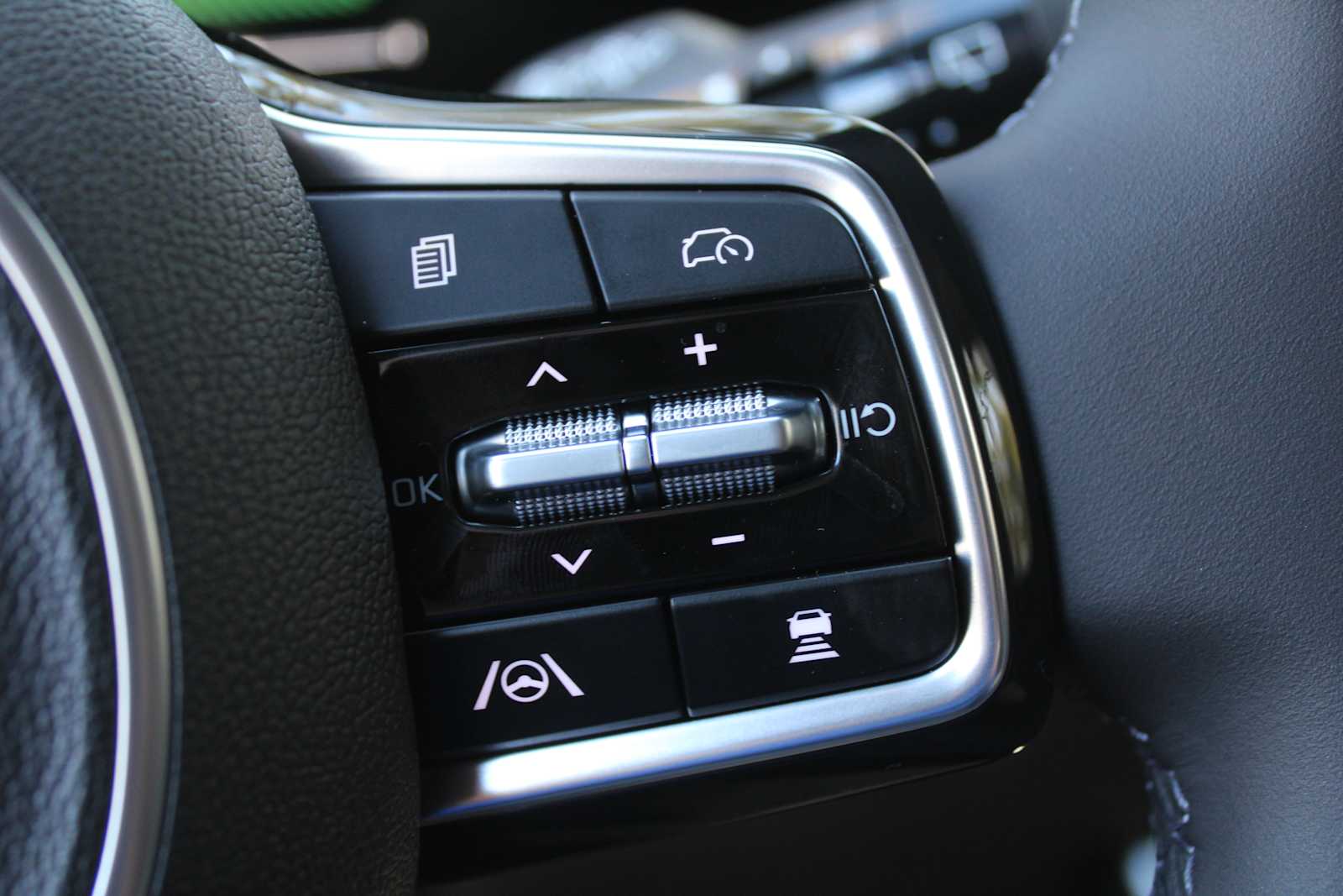 2026 Kia Carnival LXS photo 30