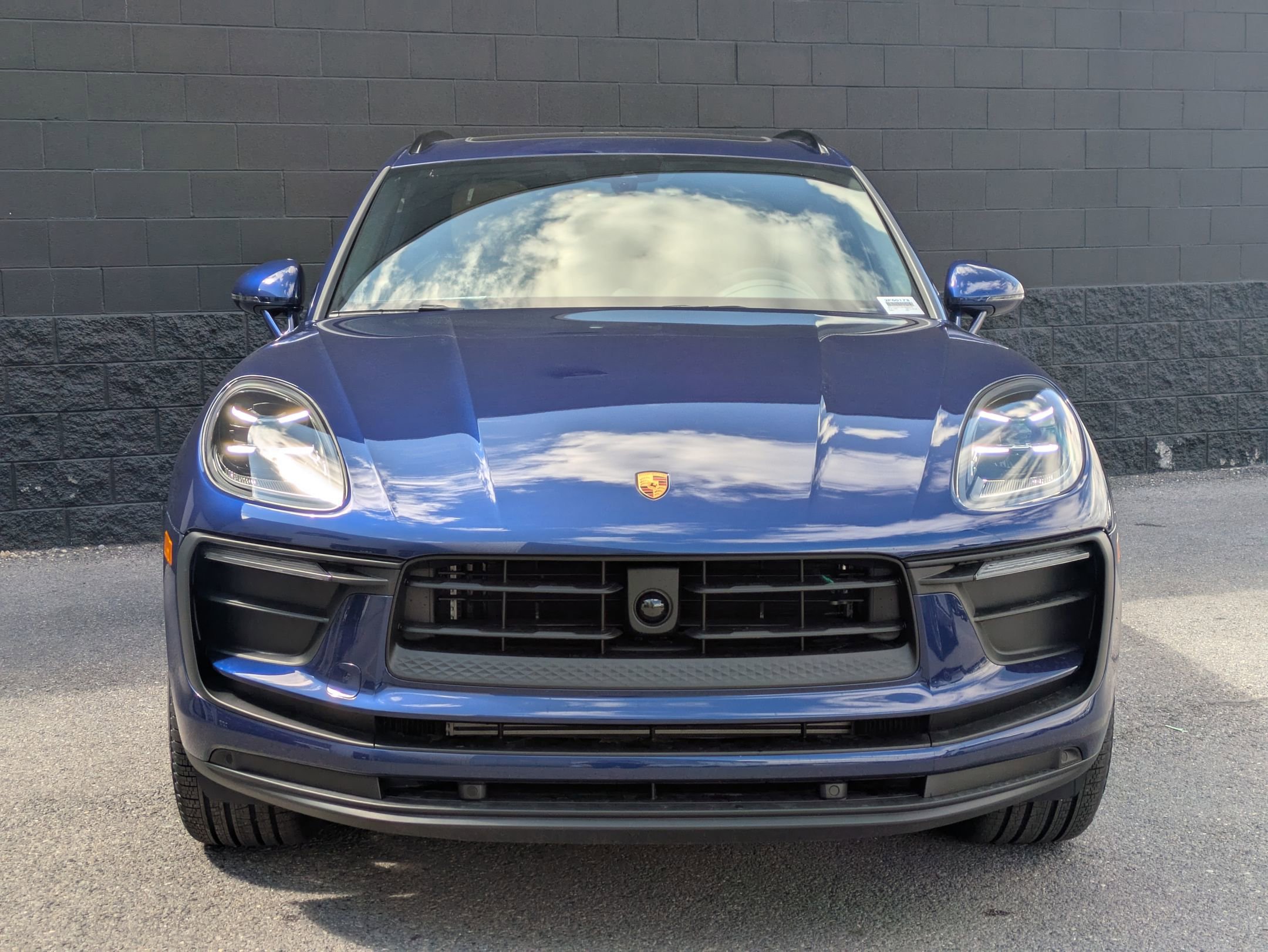2025 Porsche Macan T photo 6