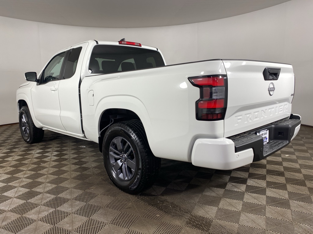 2025 Nissan Frontier SV photo 7