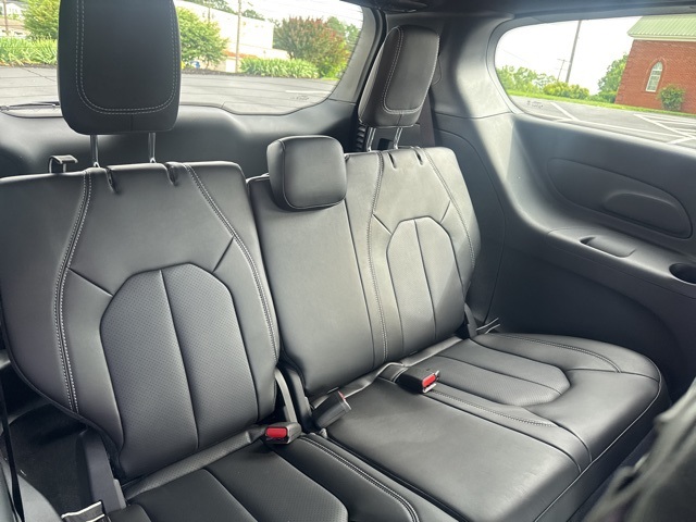 2025 Chrysler Voyager LX photo 11