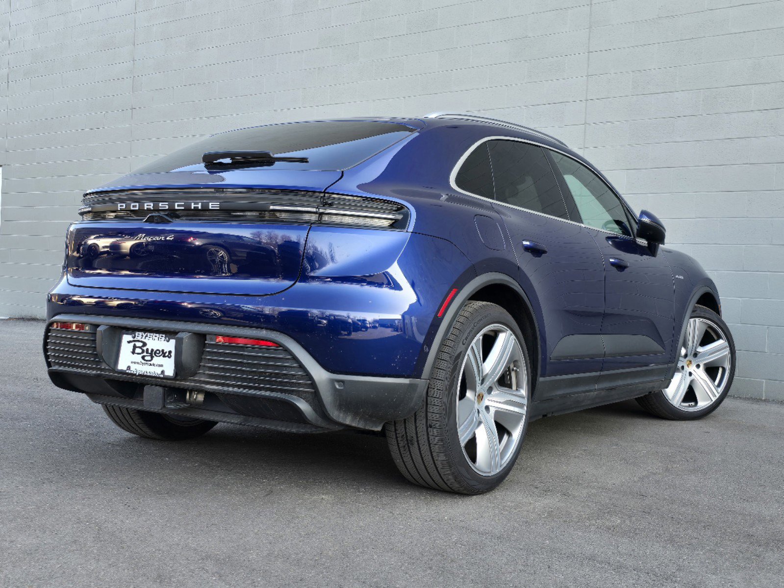 2024 Porsche Macan Electric 4 photo 9