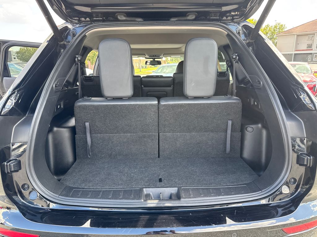 2024 Mitsubishi Outlander SE photo 18