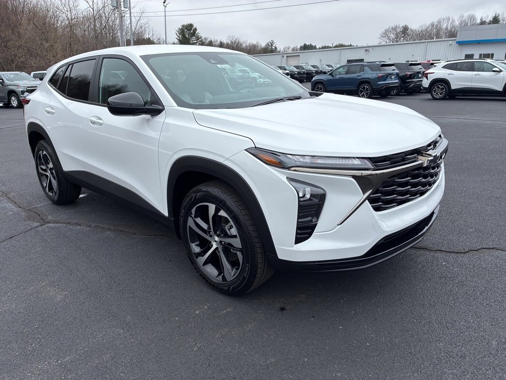 2026 Chevrolet Trax RS's photo