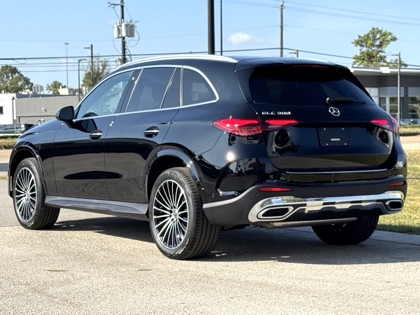 2026 Mercedes Benz GLC 300 photo 4