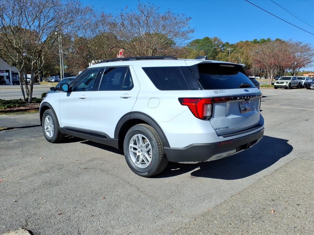 2026 Ford Explorer photo 2