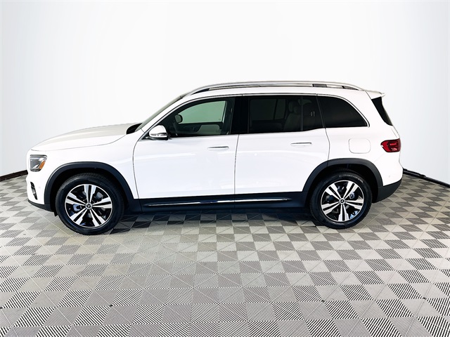 2025 Mercedes Benz GLB 250 photo 3