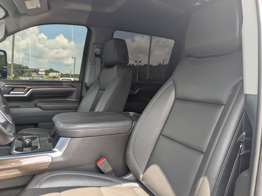 2025 Chevrolet Silverado 3500HD LT photo 7