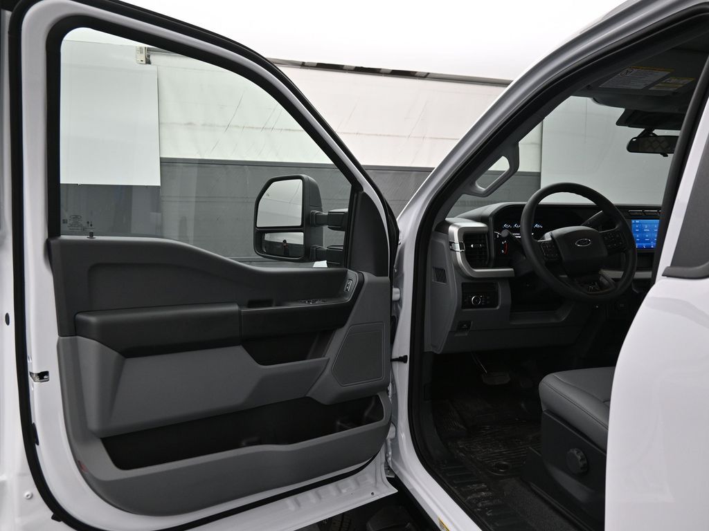 2024 Ford F-550 Chassis XL