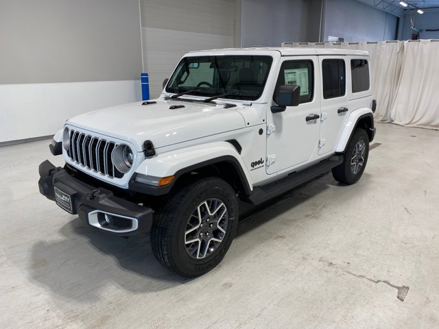 2025 Jeep Wrangler 4-Door Sahara's photo