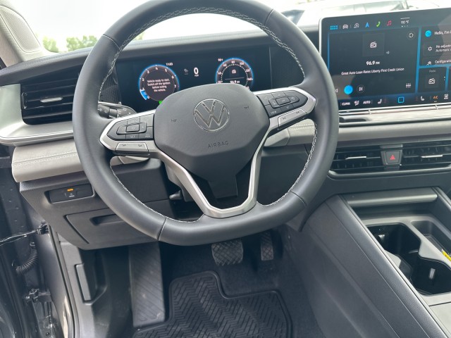 2025 Volkswagen Tiguan SE photo 13