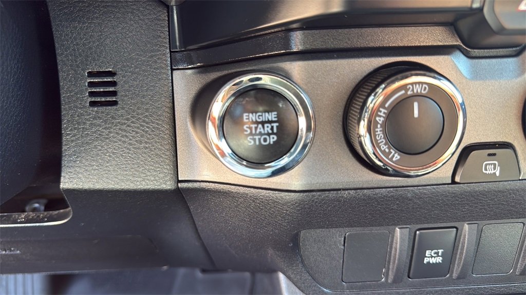 2023 Toyota Tacoma TRD Off-Road photo 15