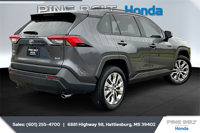 2024 Toyota RAV4 XLE Premium photo 11