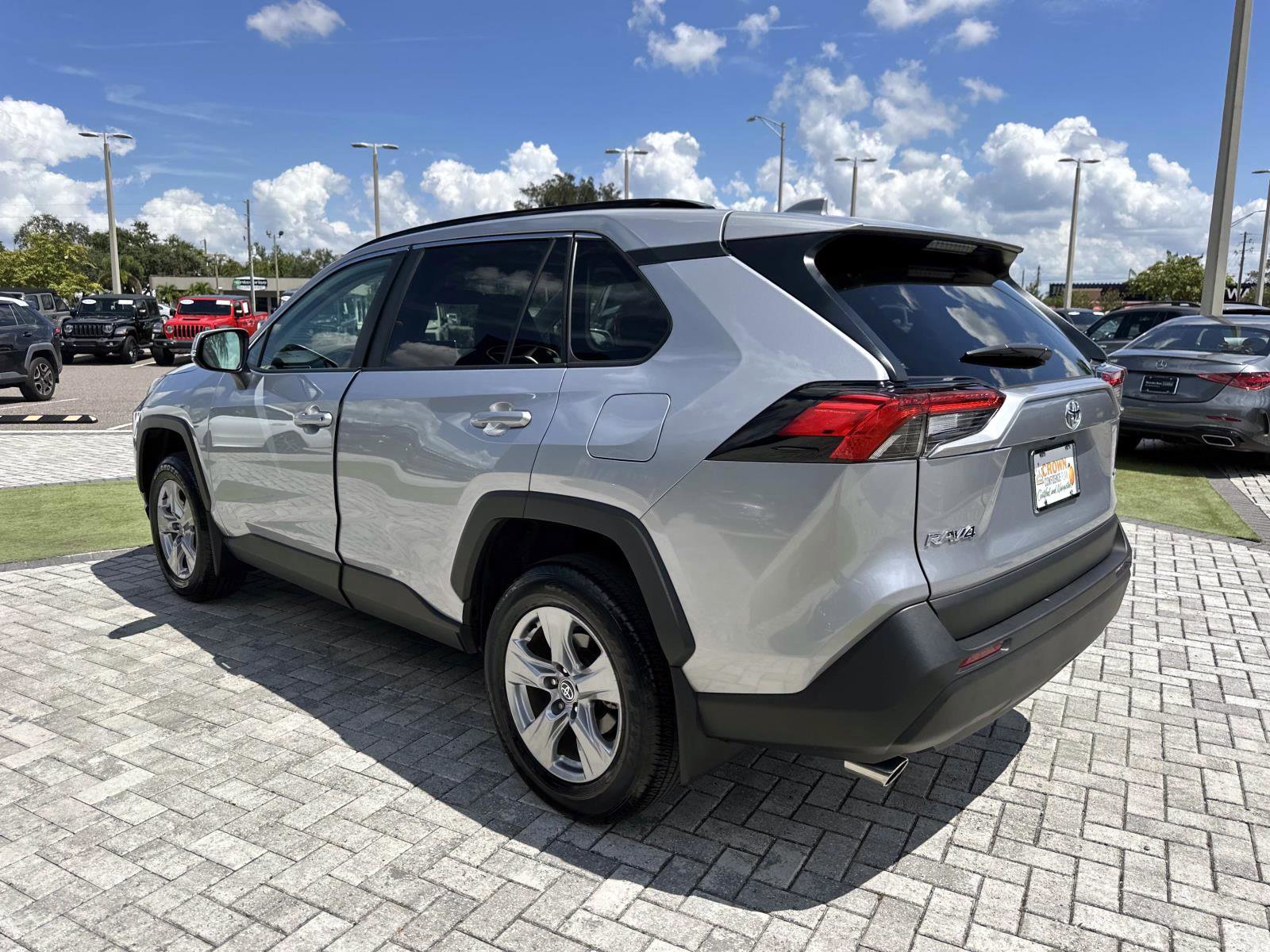 2025 Toyota RAV4 XLE photo 3