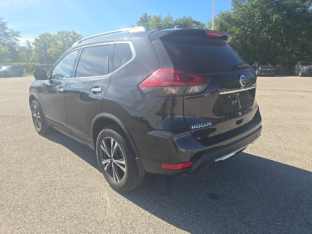 2020 Nissan Rogue SV photo 3