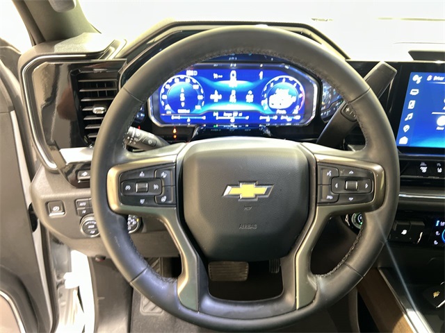 2024 Chevrolet Silverado 3500HD High Country photo 10