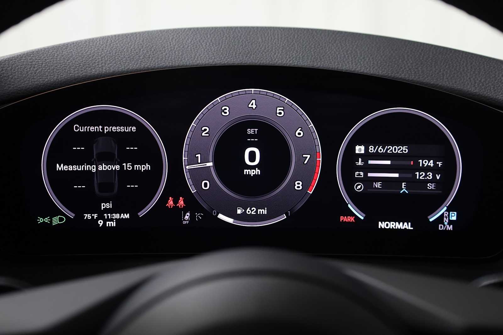 2025 Porsche Panamera 4 photo 19