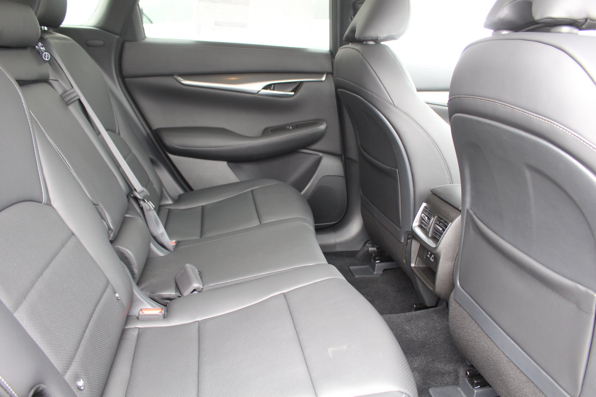 2025 Infiniti QX50 Luxe photo 19