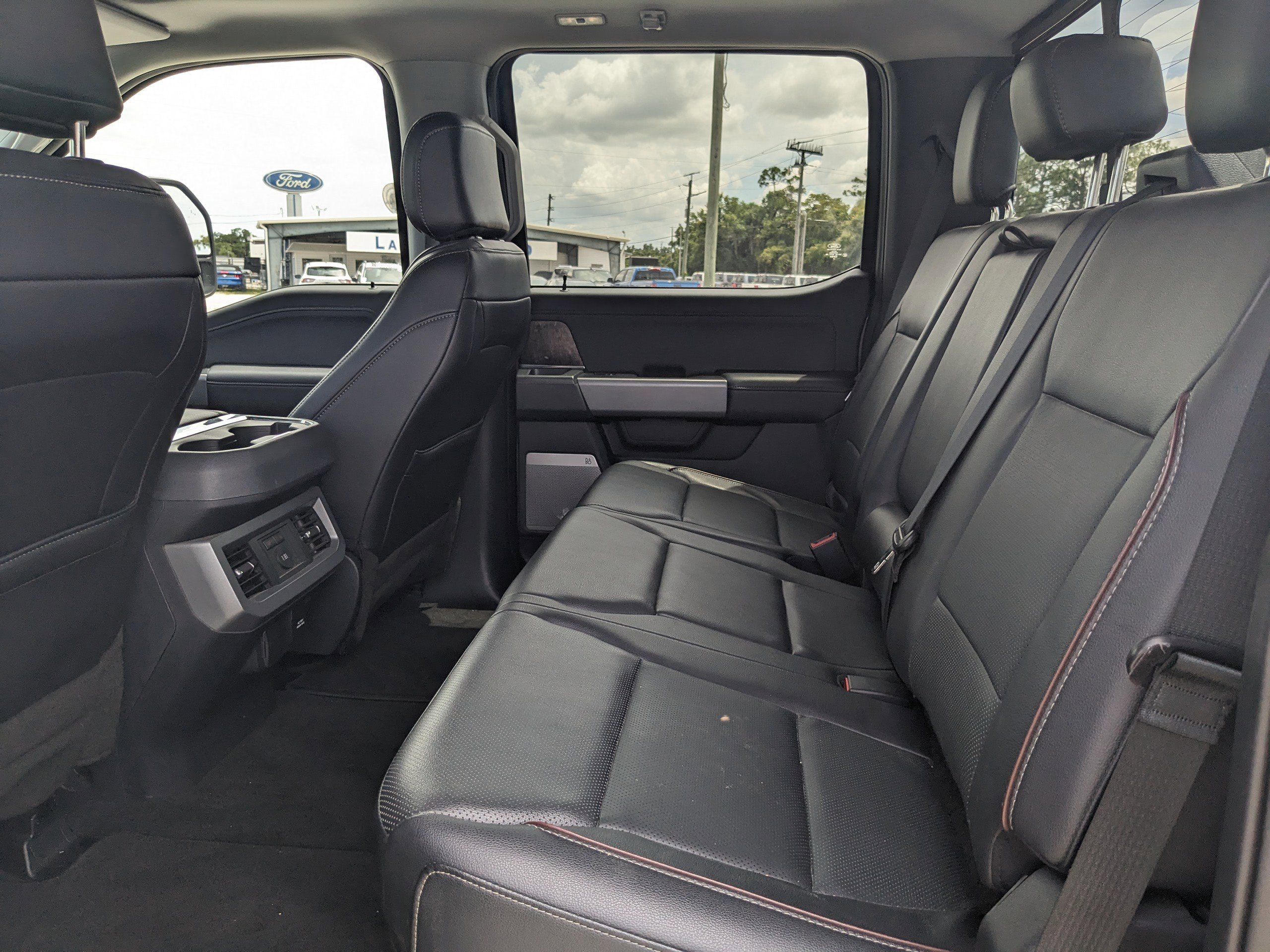 2023 Ford F-250 Lariat photo 11