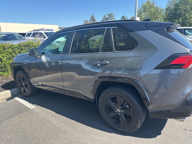 2020 Toyota RAV4 Hybrid XSE photo 12