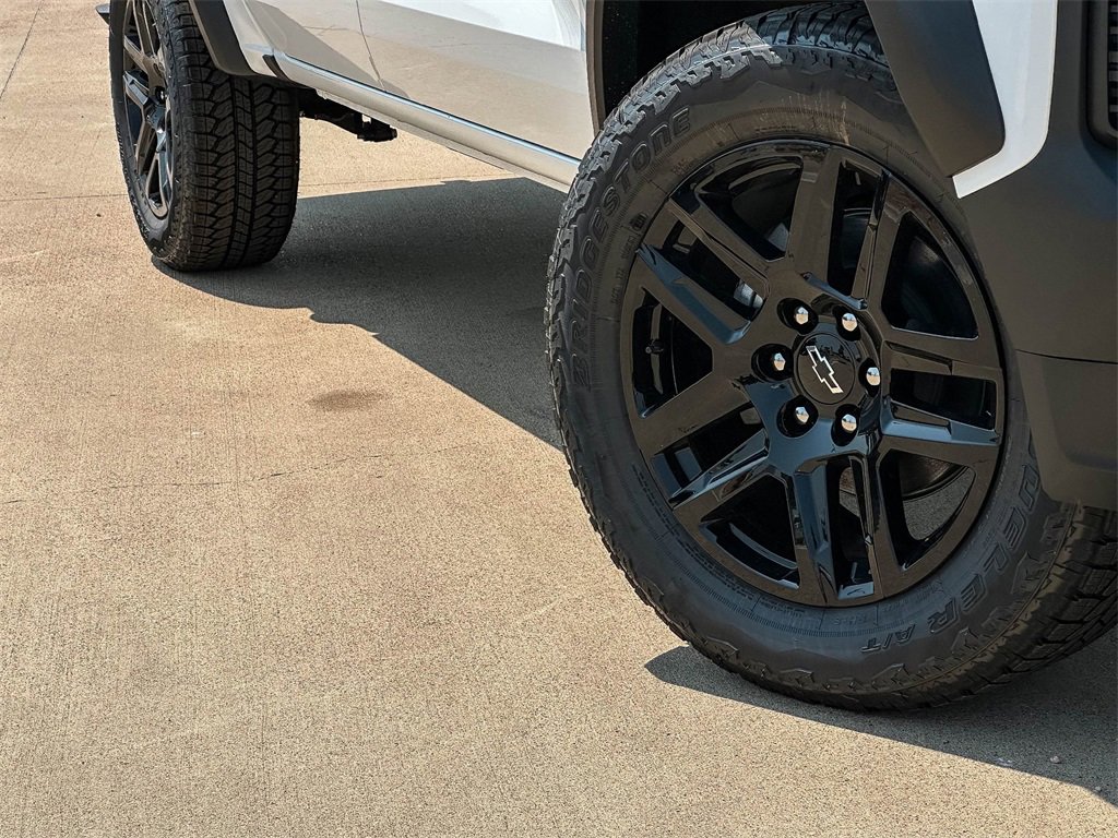2025 Chevrolet Colorado Trail Boss photo 3