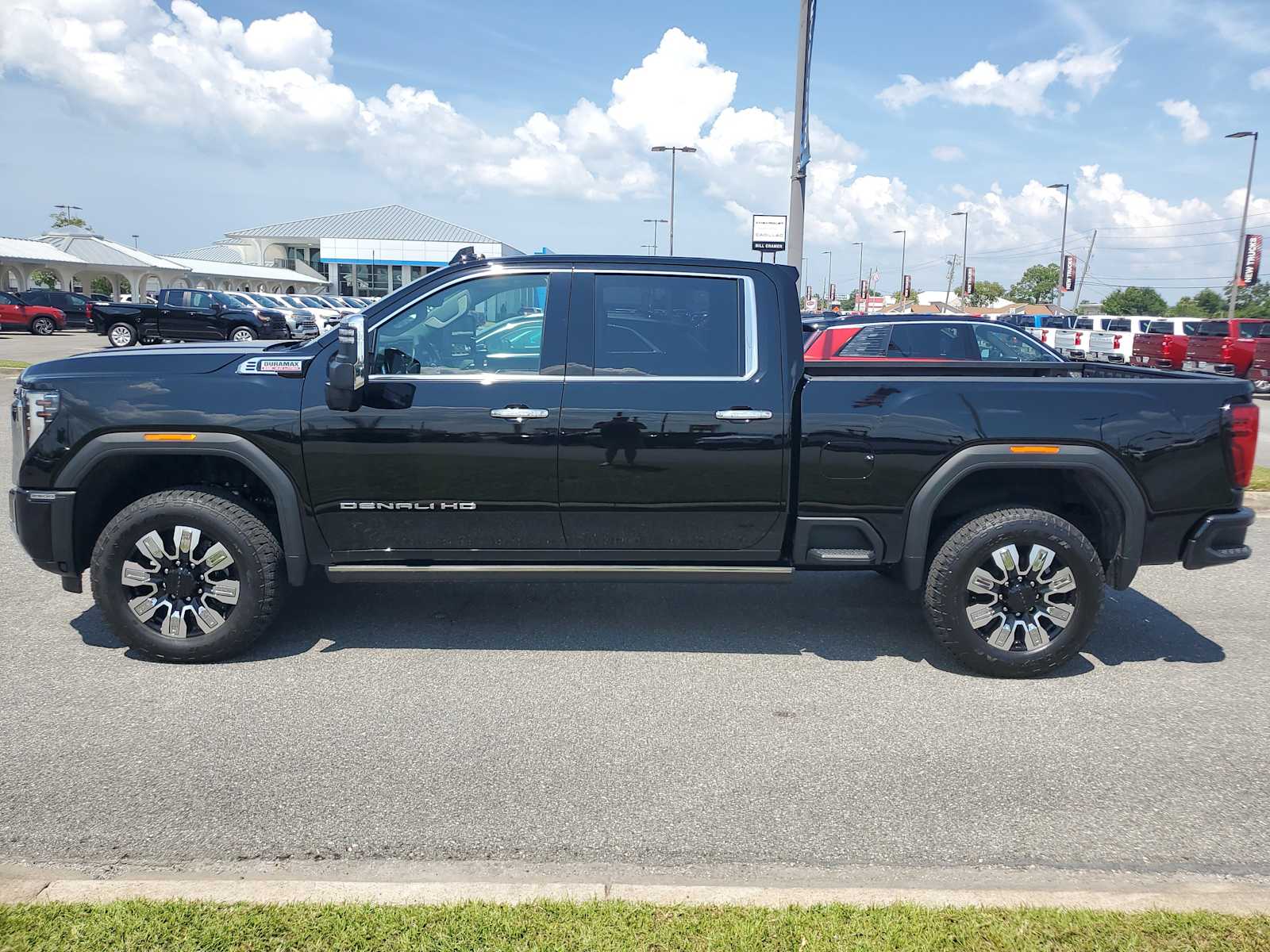 2025 Gmc Sierra 2500 HD Denali photo 2