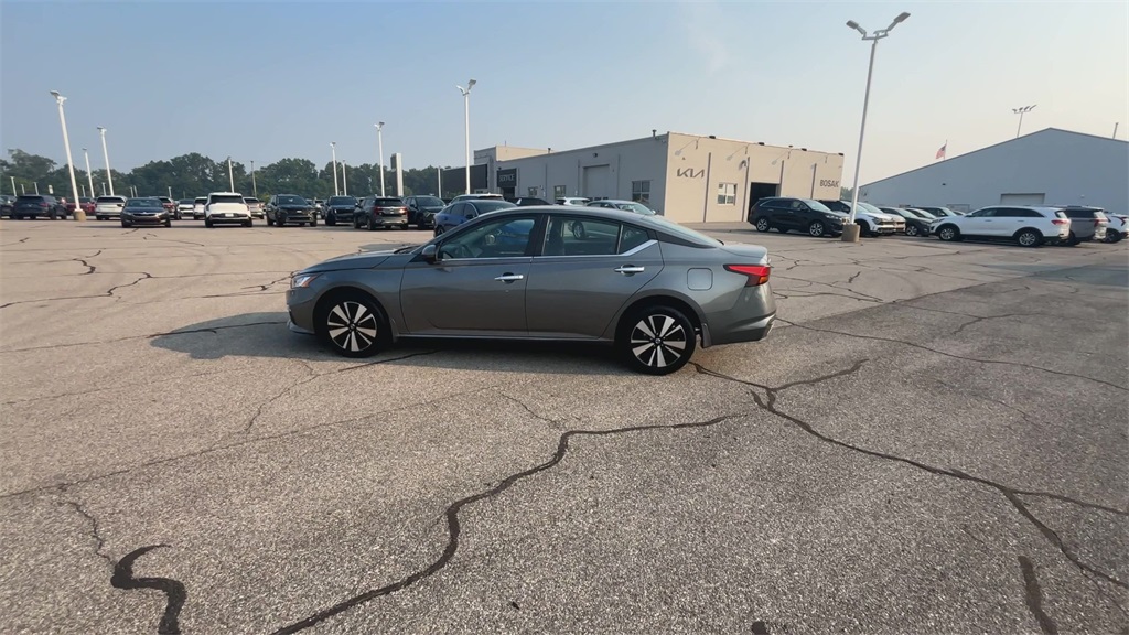 2022 Nissan Altima 2.5 SV photo 5