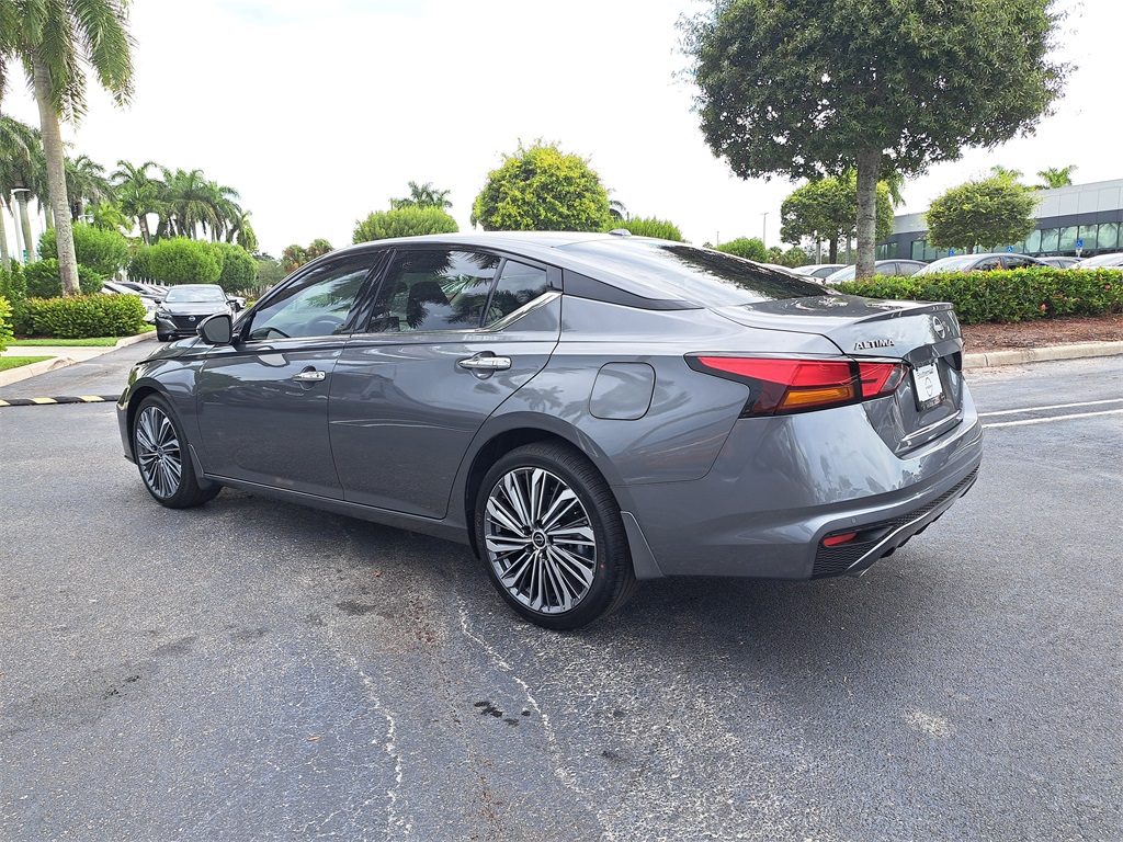 2025 Nissan Altima 2.5 SL photo 5