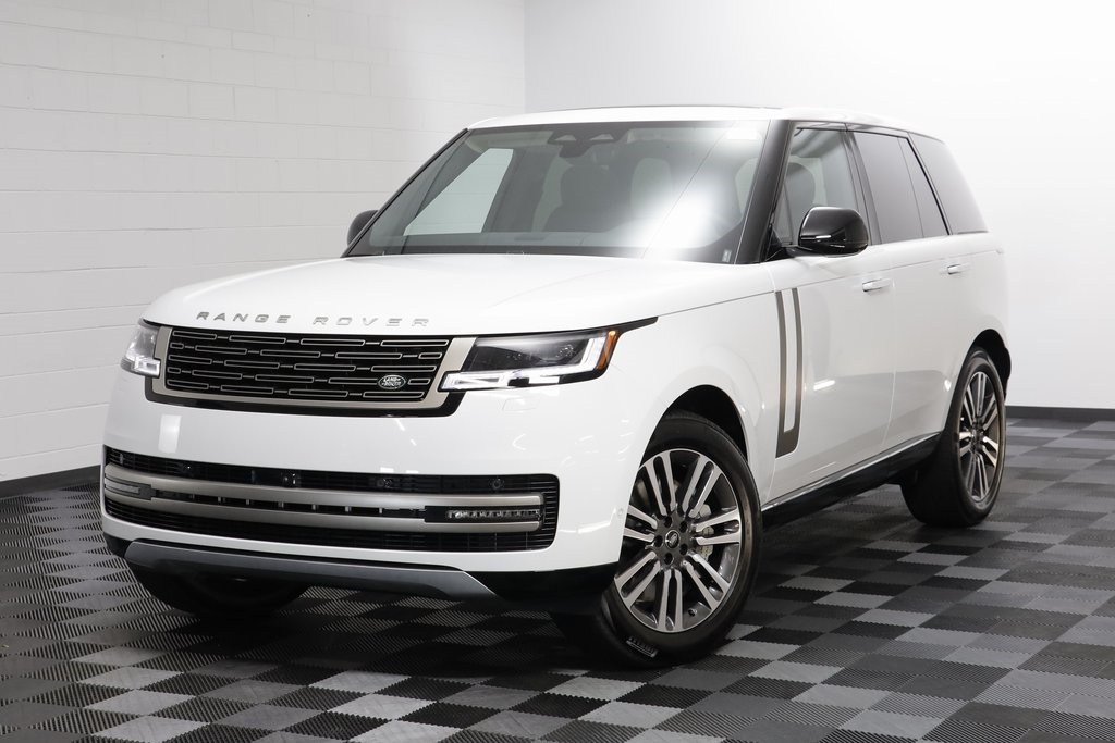 2025 Land Rover Range Rover SE's photo