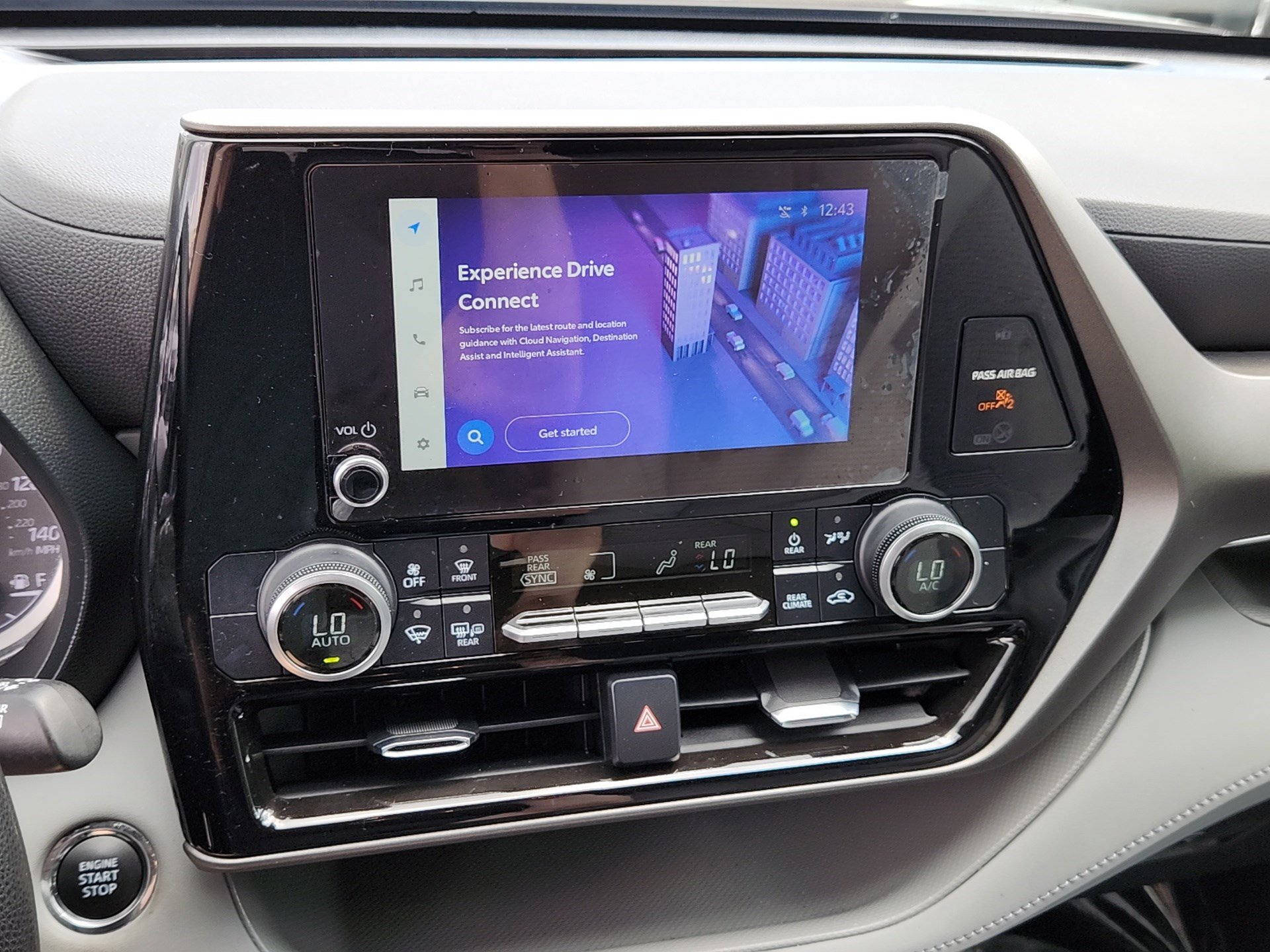 2023 Toyota Highlander L photo 13