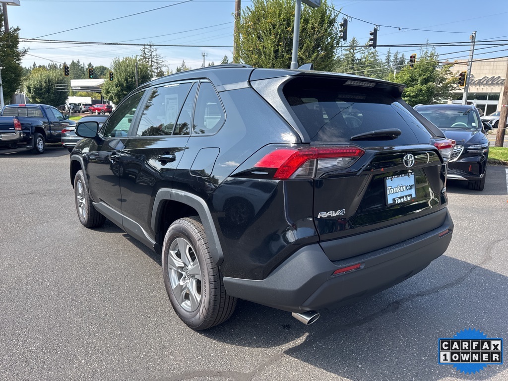 2024 Toyota RAV4 XLE photo 4