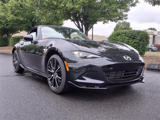 2025 Mazda MX-5 Miata Miata Grand Touring photo 3