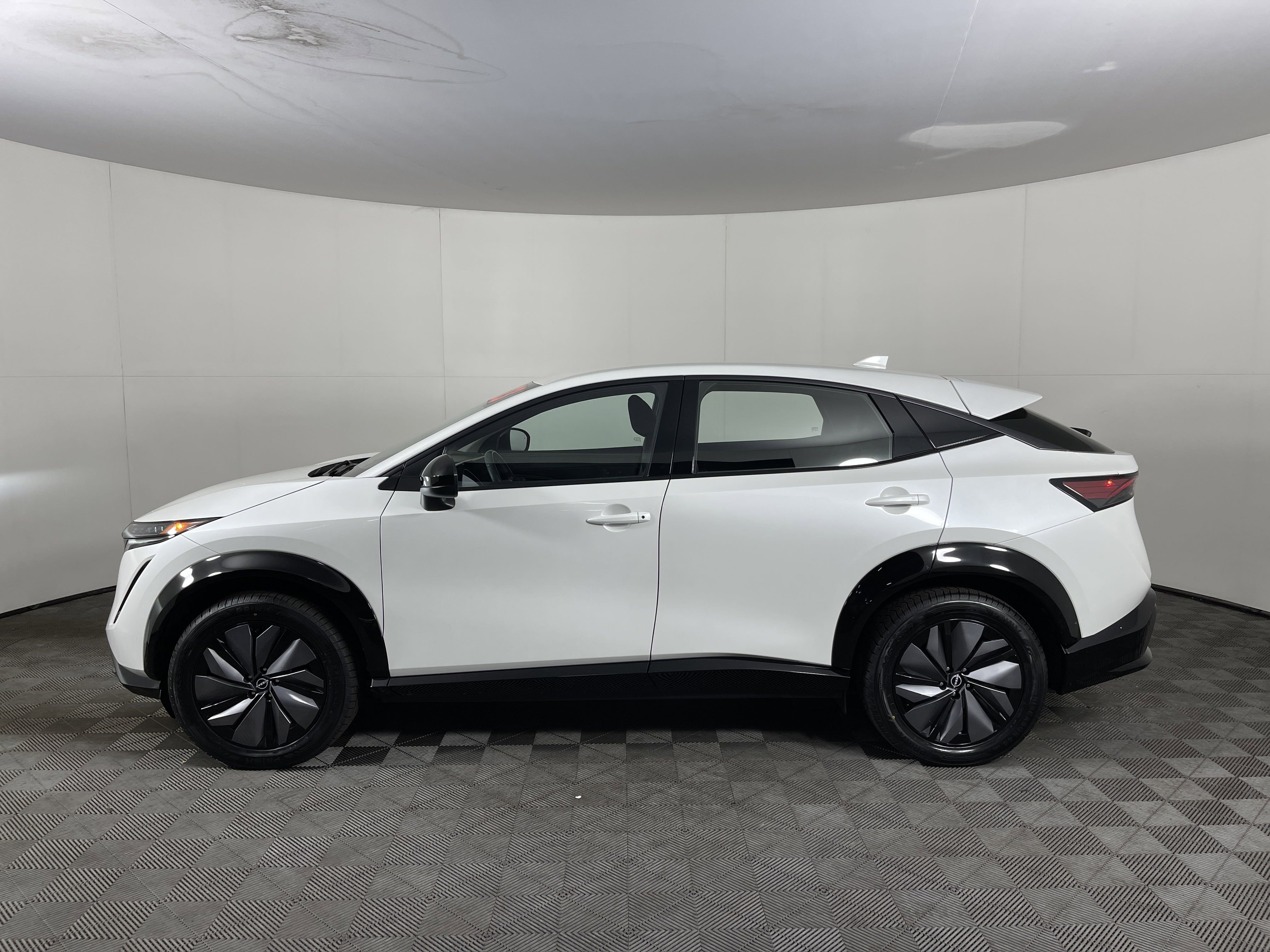 2023 Nissan ARIYA Engage photo 2