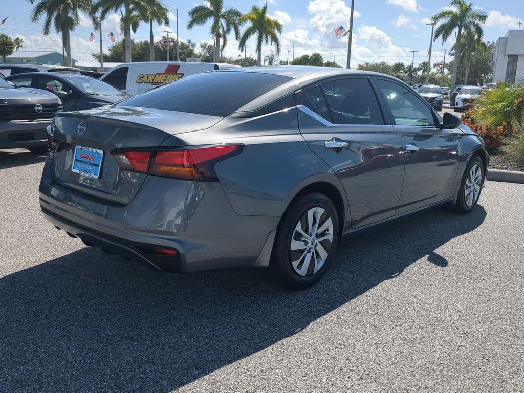 2024 Nissan Altima 2.5 S photo 3