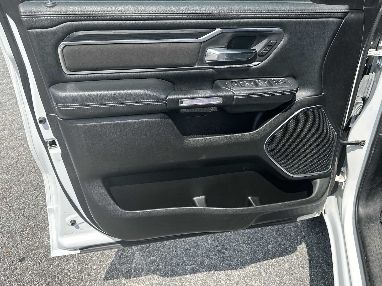 2024 Ram 1500 Laramie photo 10