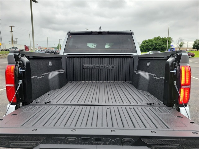 2025 Toyota Tacoma TRD Off-Road Double Cab photo 8