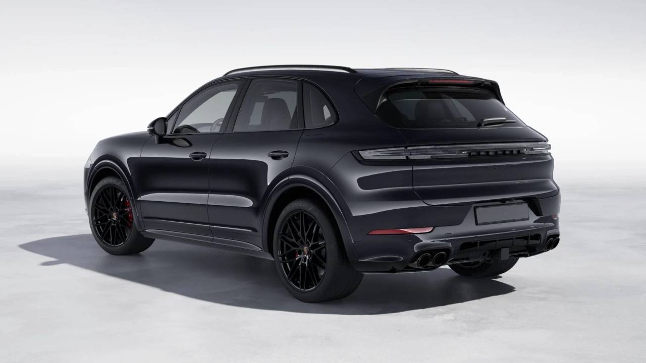 2026 Porsche Cayenne GTS photo 3