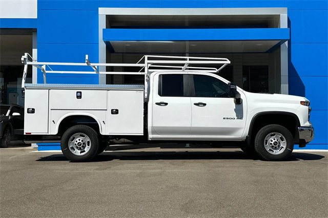 2025 Chevrolet Silverado 2500HD photo 3