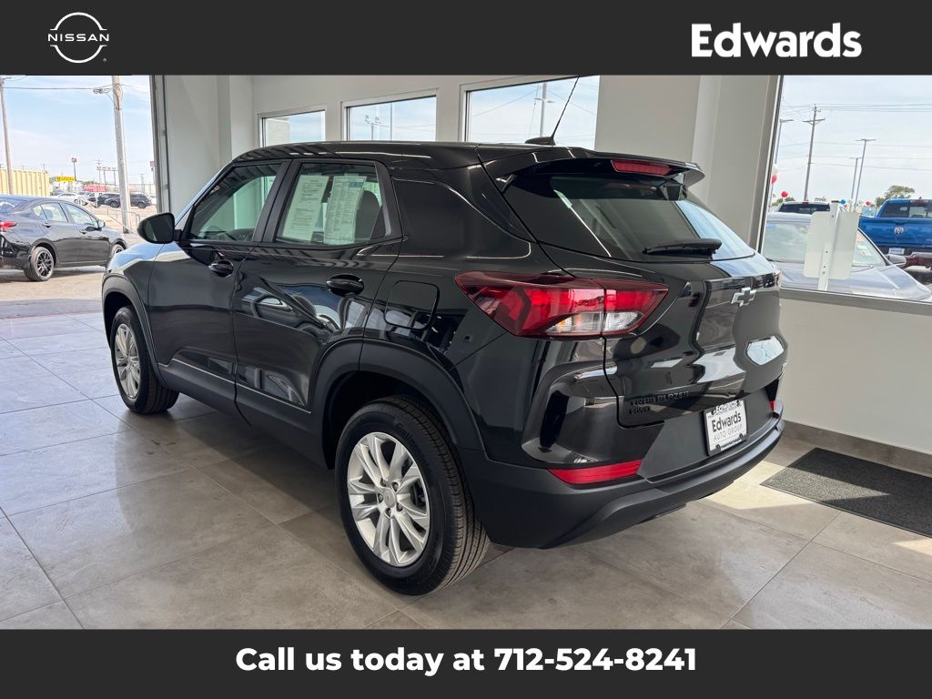 2023 Chevrolet Trailblazer LS photo 4