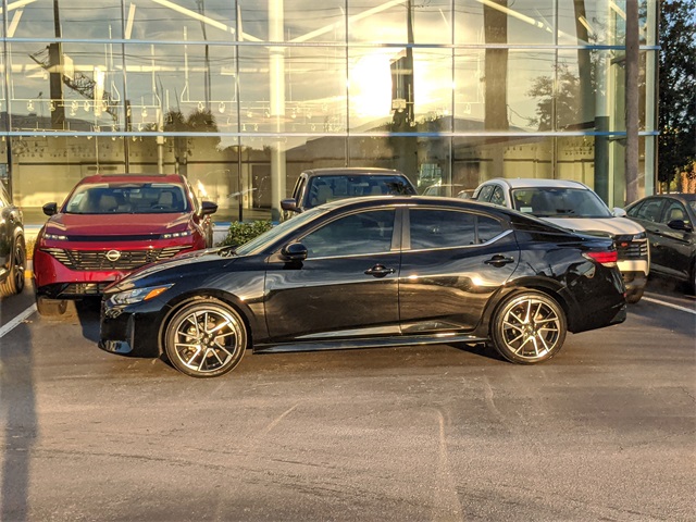 2024 Nissan Sentra SR photo 3